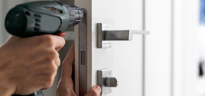 Locksmith For Lock Replacement Near Me in Pedley, CA
