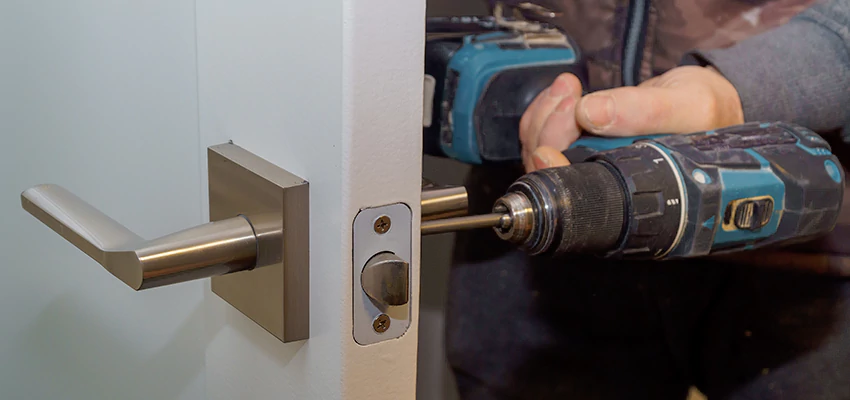 Broken Door Handle Lock Repair in Pedley, California